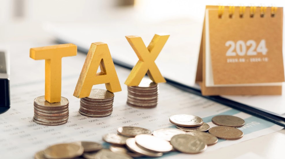 how much can you earn before paying tax per month