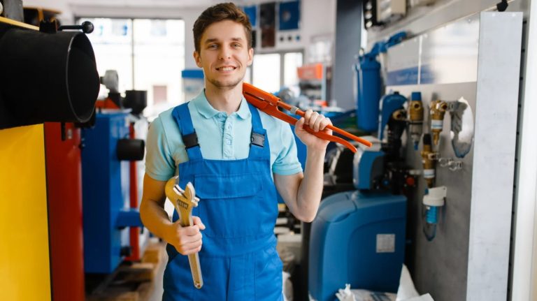 plumbers hourly rate uk