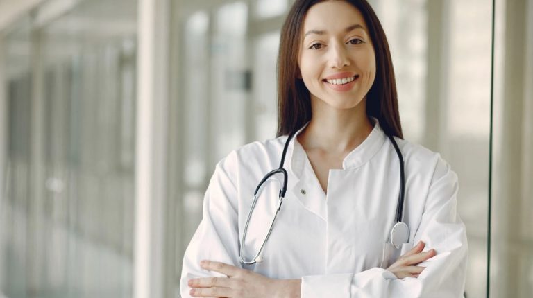 salary for doctors in uk