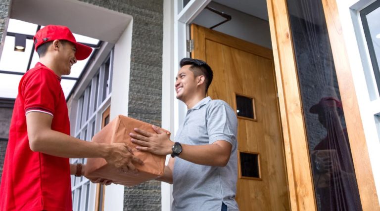 does royal mail deliver on bank holidays